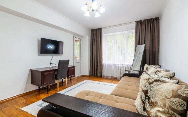 3-K v Tsentre Almaty Flat