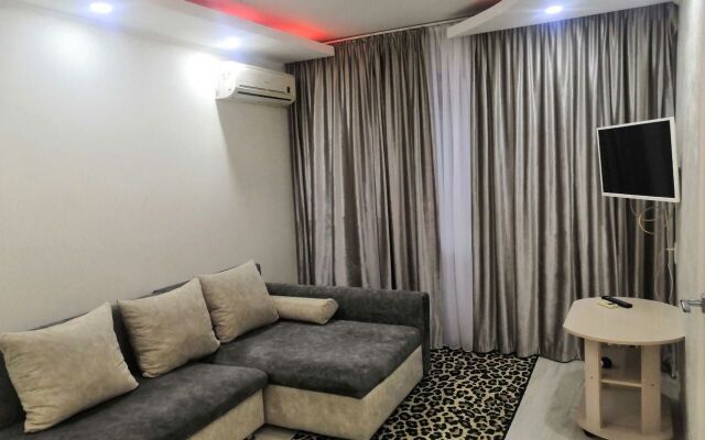 Na Ulitse Botvina 22 Flat