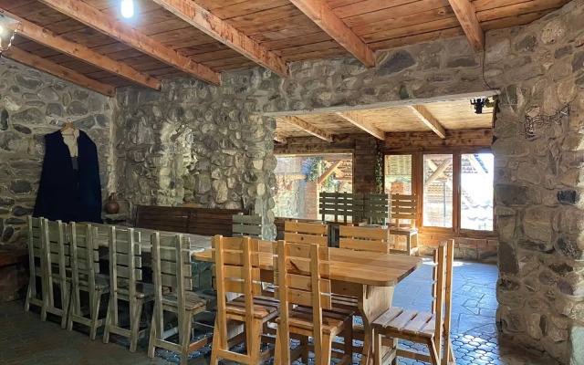 Safari House Tbilisi - Wine & Family Hotel