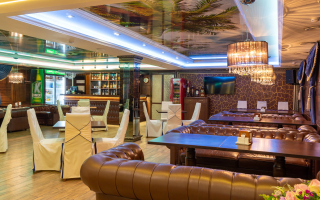 Shine House Hotel