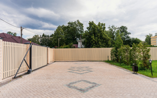 Частный дом Коттедж у озера на Речной