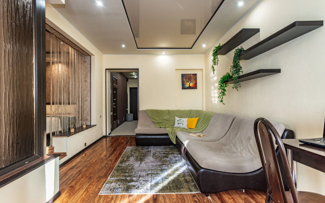 Квартира Комарова 12