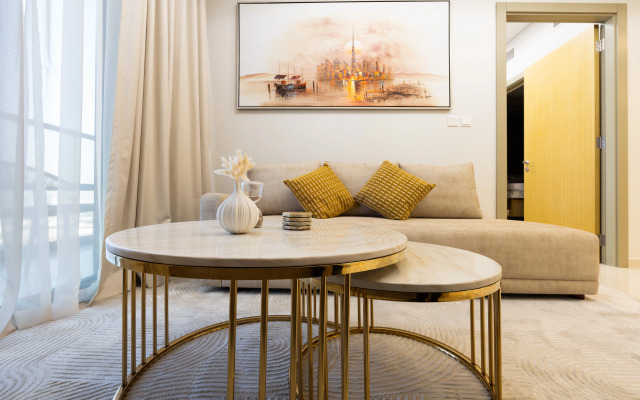 Apartment Keyrock Living: 2BR Retreat with Breathtaking Views