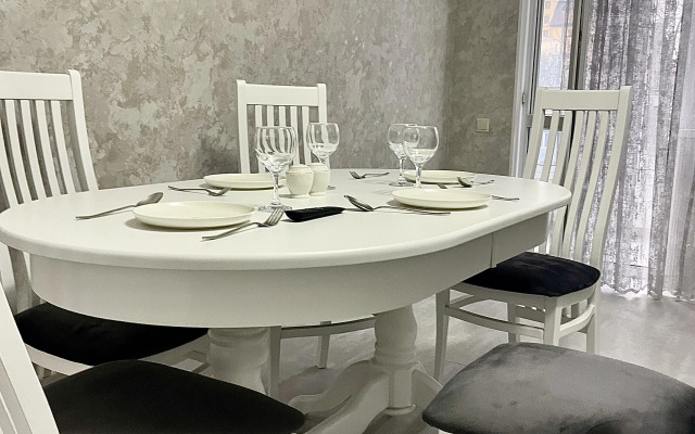Lyuks V Tsentre Flat