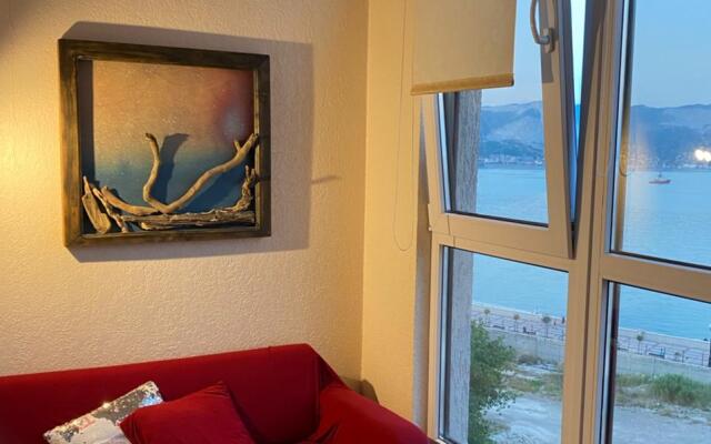 Квартира на Набережной Адмирала Серебрякова, д.79Б