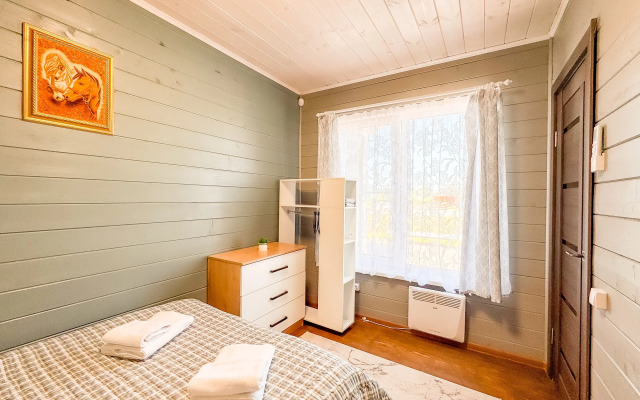 Частный дом Небольшой дом у озера