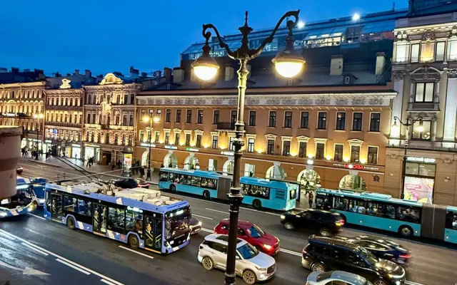 Квартира Двухкомнатные апартаменты с видом на Невский проспект