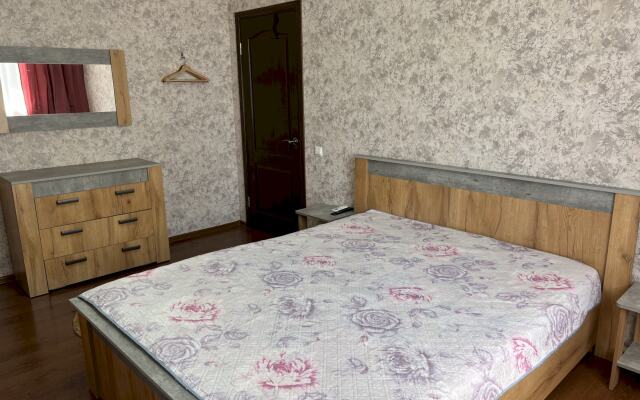 Апартаменты 377 Херсонская 75