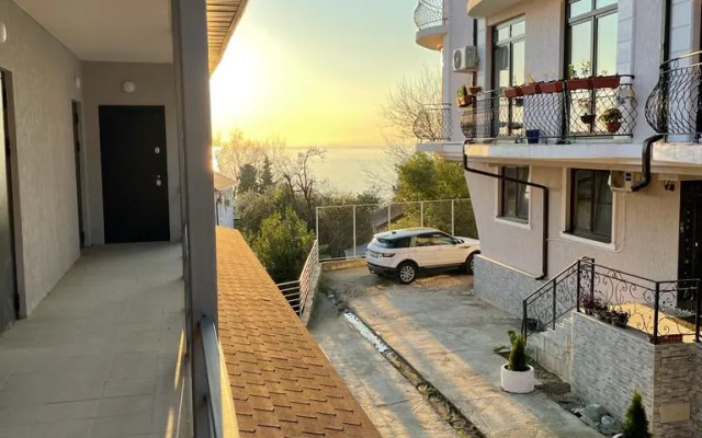 Апартаменты Бристоль-2 с балконом