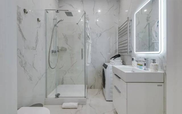 Apartamenty Predstavitel'skij Lyuks s Balkonom i Krasivym Vidom Business Apartments