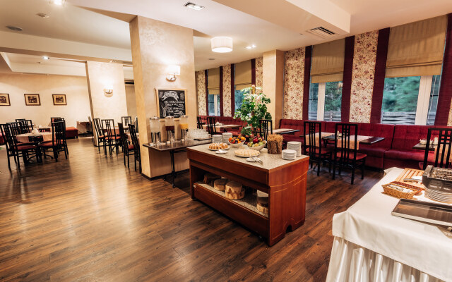 Azimut Park Hotel& SPA Repino