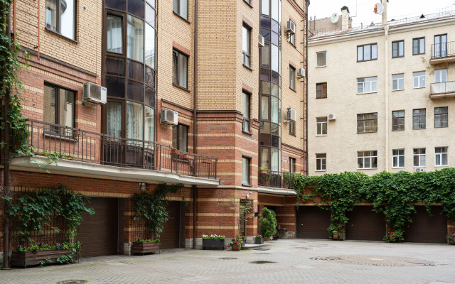 Апартаменты с балконом на набережной канала Грибоедова