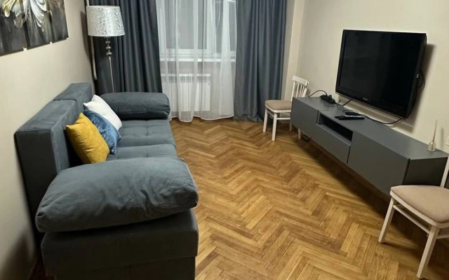 Ogni Moskvy Na Semyonovskoy Flat