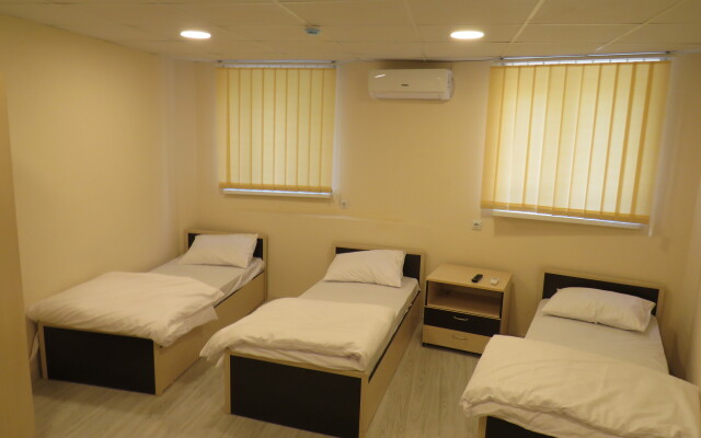 Shree Gopal Gayatri Lok Deluxe Hotel