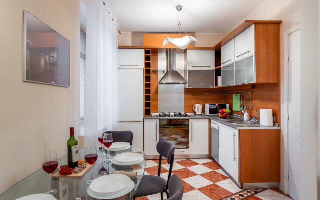 Prostornye Ryadom S Ploschadyyu Pobedy Apartments