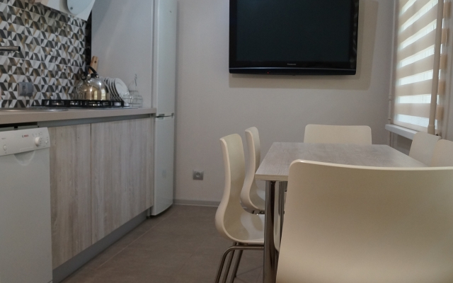 Apartamenty S Gostinnoy I 2 Spalnyami Flat