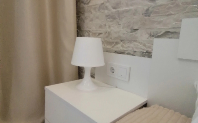 Pyadom C Torgovym Tsentrom I Alleej Flat