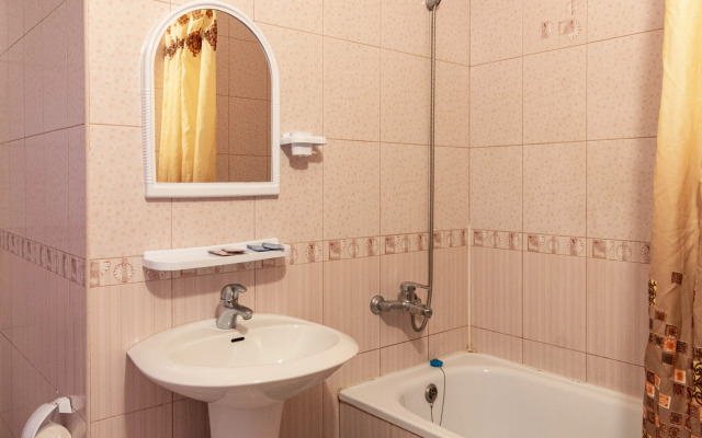 Na Leselidze 10b Guest House