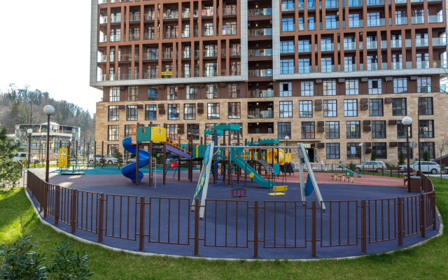 S Balkonom I Vidom Na Lesopark Alleya 326 Flat