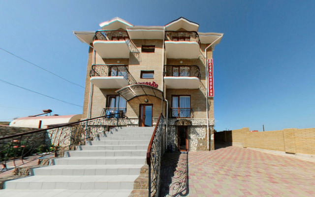 Aleksandriya Hotel