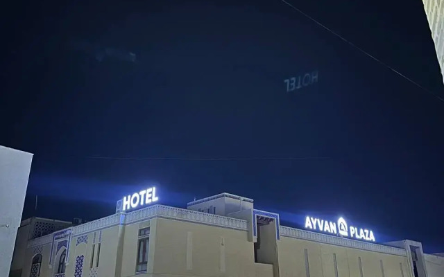Ayvan Plaza Hotel