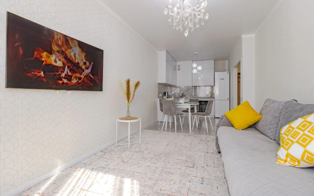 Svetlye I Uyutnye Ryadom S Dostoprimechatelnostyami Apartments