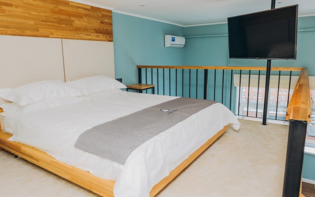 Port May Hotel
