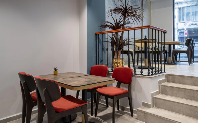 Smart and Simple Hotel Karakoy
