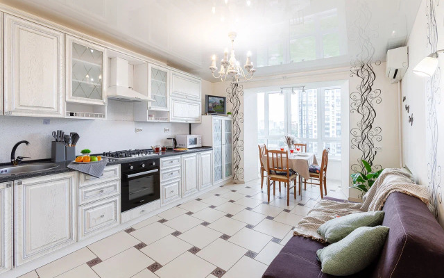 365 Klyuchey Na Ulitse Novo-Sadovaya 42 Apartments