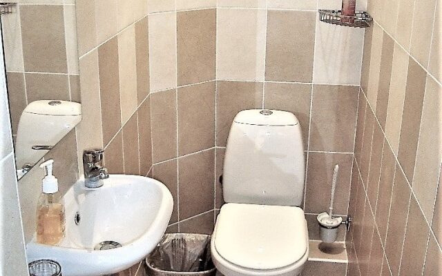 Uyut Flat 1