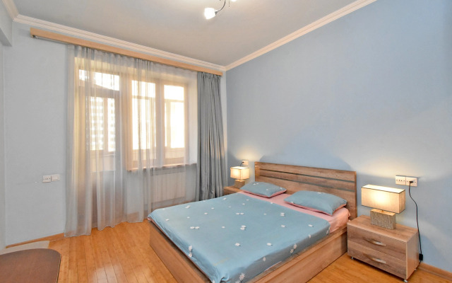 3-K v Novostroyke, Ulitsa Argishti, Gl933 Flat