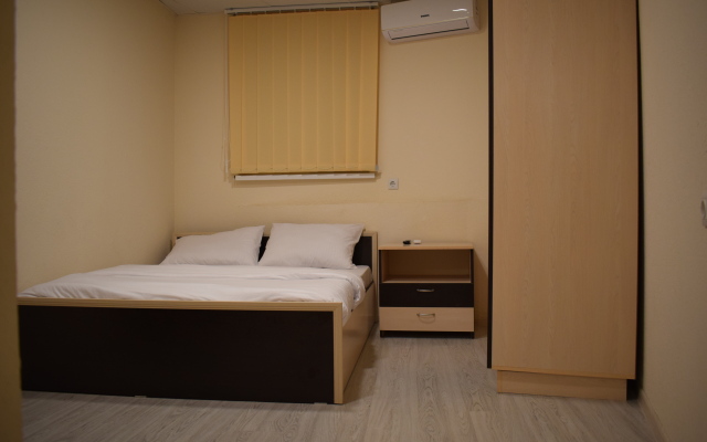 Shree Gopal Gayatri Lok Deluxe Hotel