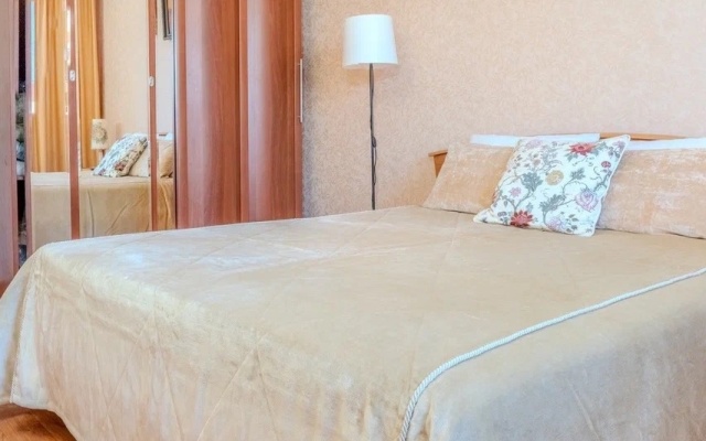 Prostornaya Na Gubkina with two double beds Flat