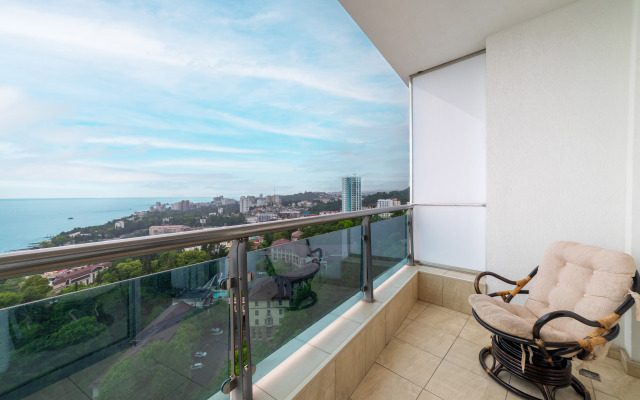 S Dvumya Terrasami I Basseynom Flat