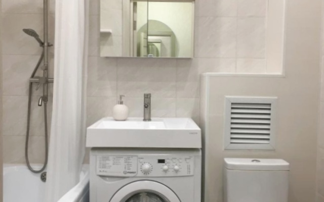 Relax odnushka v tsentre dlya troikh Flat