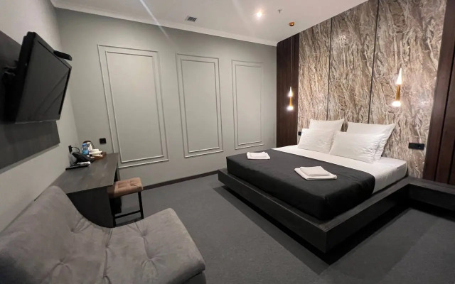 Paradise Hotel
