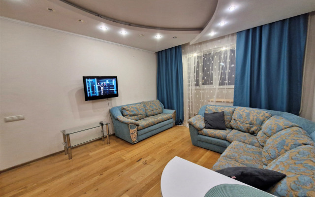 Bolshaya Svetlaya Na Kolpakova Flat