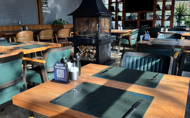 Отель Navy Inn & Bungalows