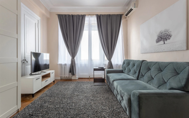 Apartments Uluchshennye S Balkonom I Gostinoy