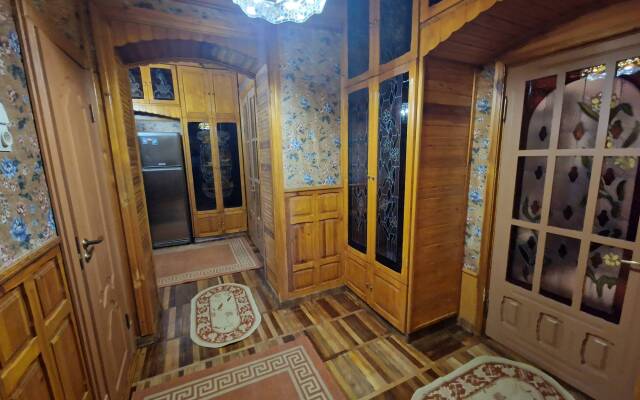 U Pushkinskogo Teatra Tsentr Flat