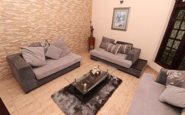 Yoho Cheliyan Villa Guest house