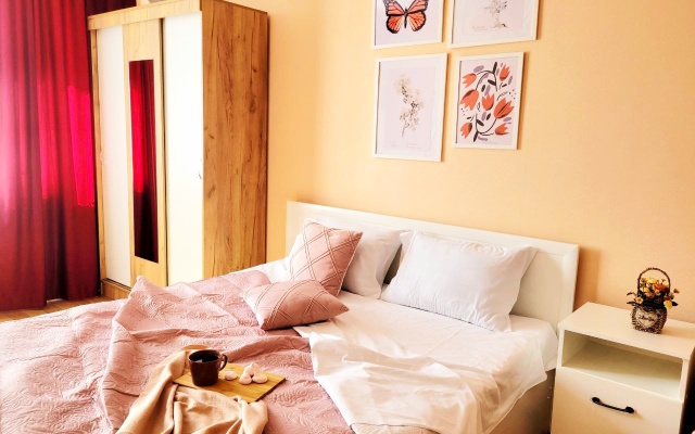 Апартаменты на Переверткина 1/3