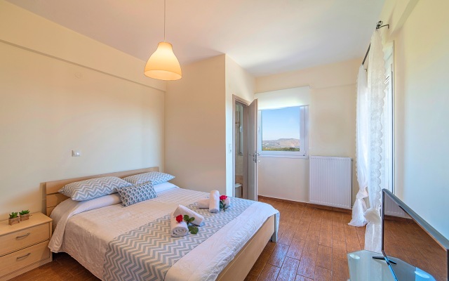Aqua Mare Villa Heated Pool