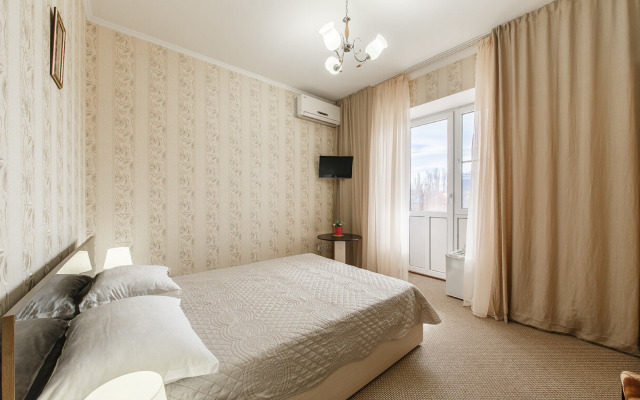 Chelsi Hotel