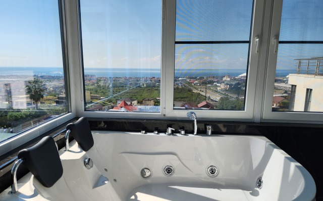 S Dizaynerskim Remontom Villa