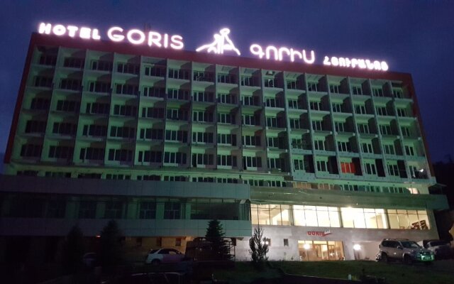 Отель Goris
