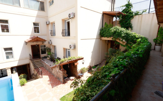 East Legend Hotel