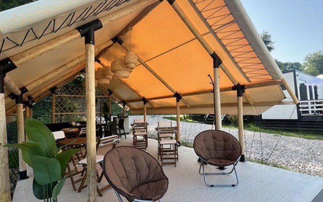 Glamping V Sele Illarionovka