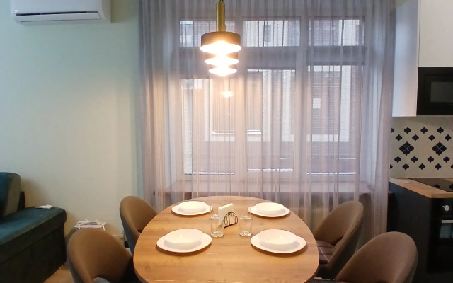 Olega Ryazanskogo U Reki Flat