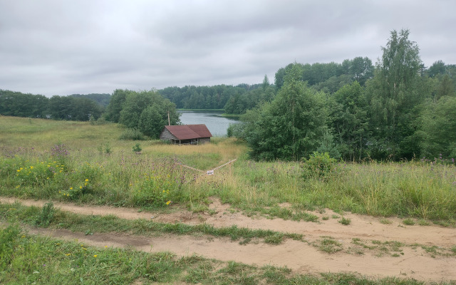 Uyutnaya Studiya Okolo Ozera Apartments